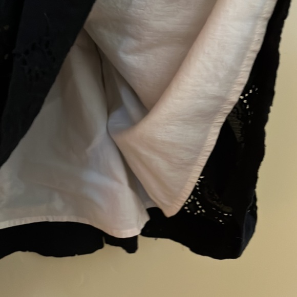 Banana Republic Factory | Eyelet pleated skirt | Black | Size 6 - Picture 5 of 6